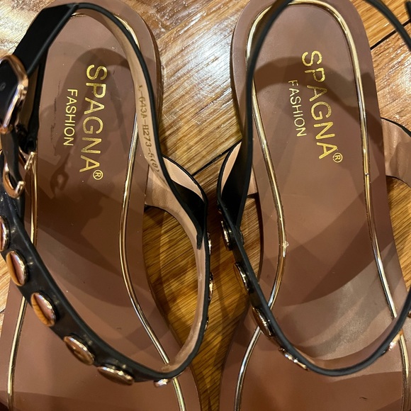 Women’s Black Gold Greek Gladiator Studded Sandals!! Size 36/US 6 - Picture 4 of 9